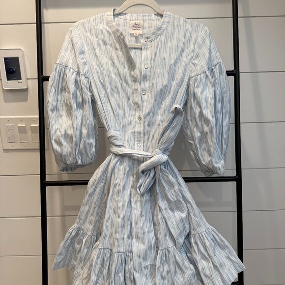Cinq A Sept- XS- Crinkle Lt. Blue Striped Puff Sleeve/Ruffle Bottom Shirtdress - Picture 2 of 4
